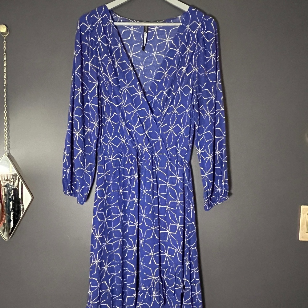 Plenty by Tracy Reese = Boho Blue Printed Midi Wrap Dress - Size M